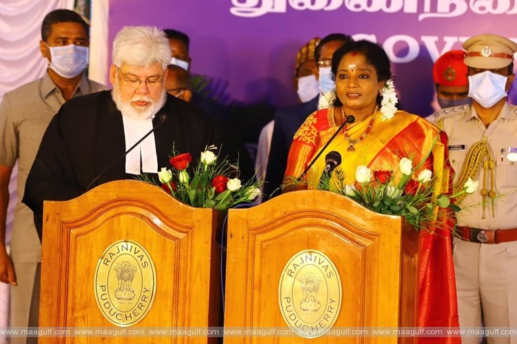పుదుచ్చేరి లెఫ్టనెంట్ గవర్నర్ గా తమిళిసై ప్రమాణస్వీకారం
